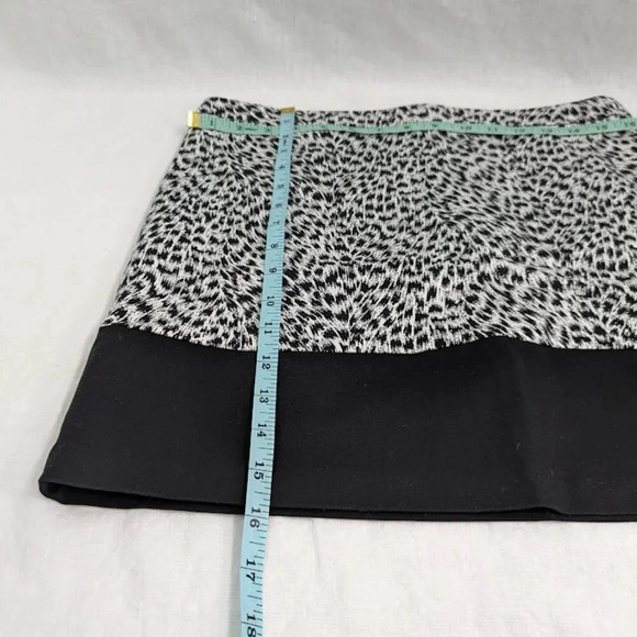Michael Kors animal print A-line mini skirt, black and white, women's size 8 - Picture 7 of 8